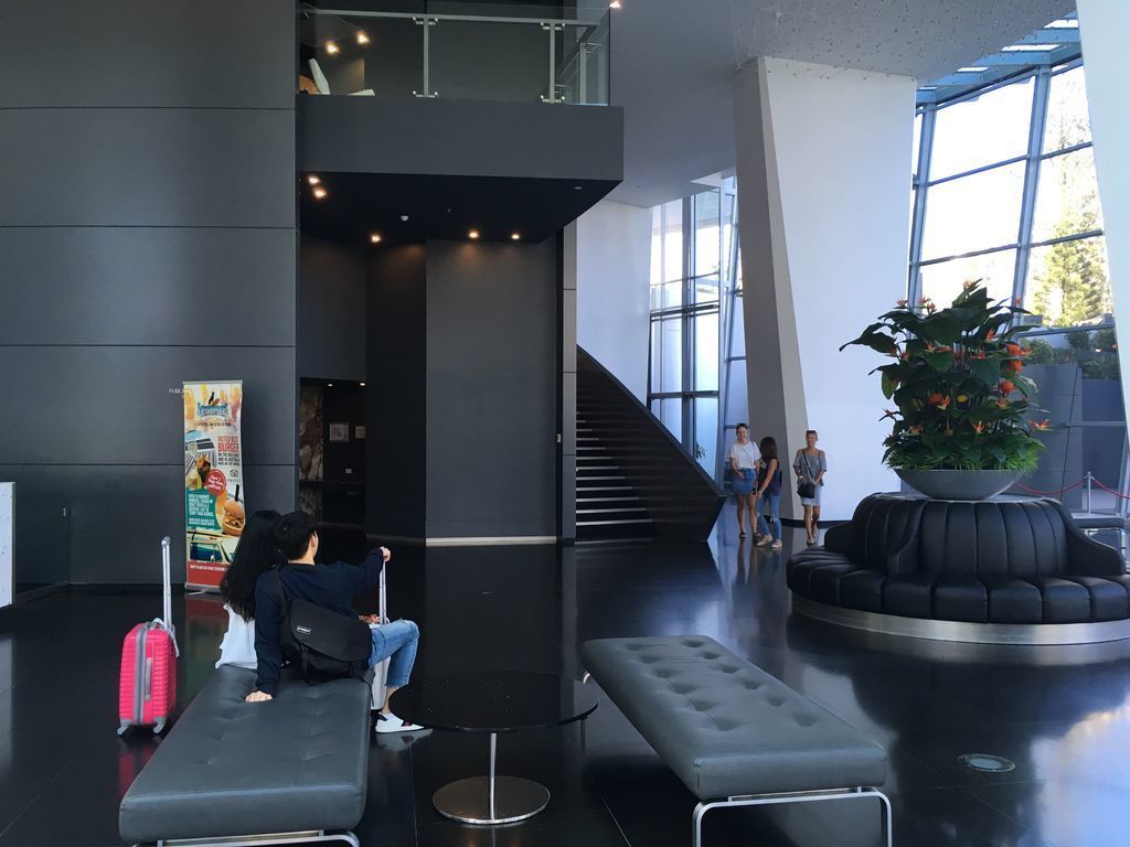 Upmarket Resorts At Beach-5 180%view Sunrise to Sunsets, Dining,shops,surfing