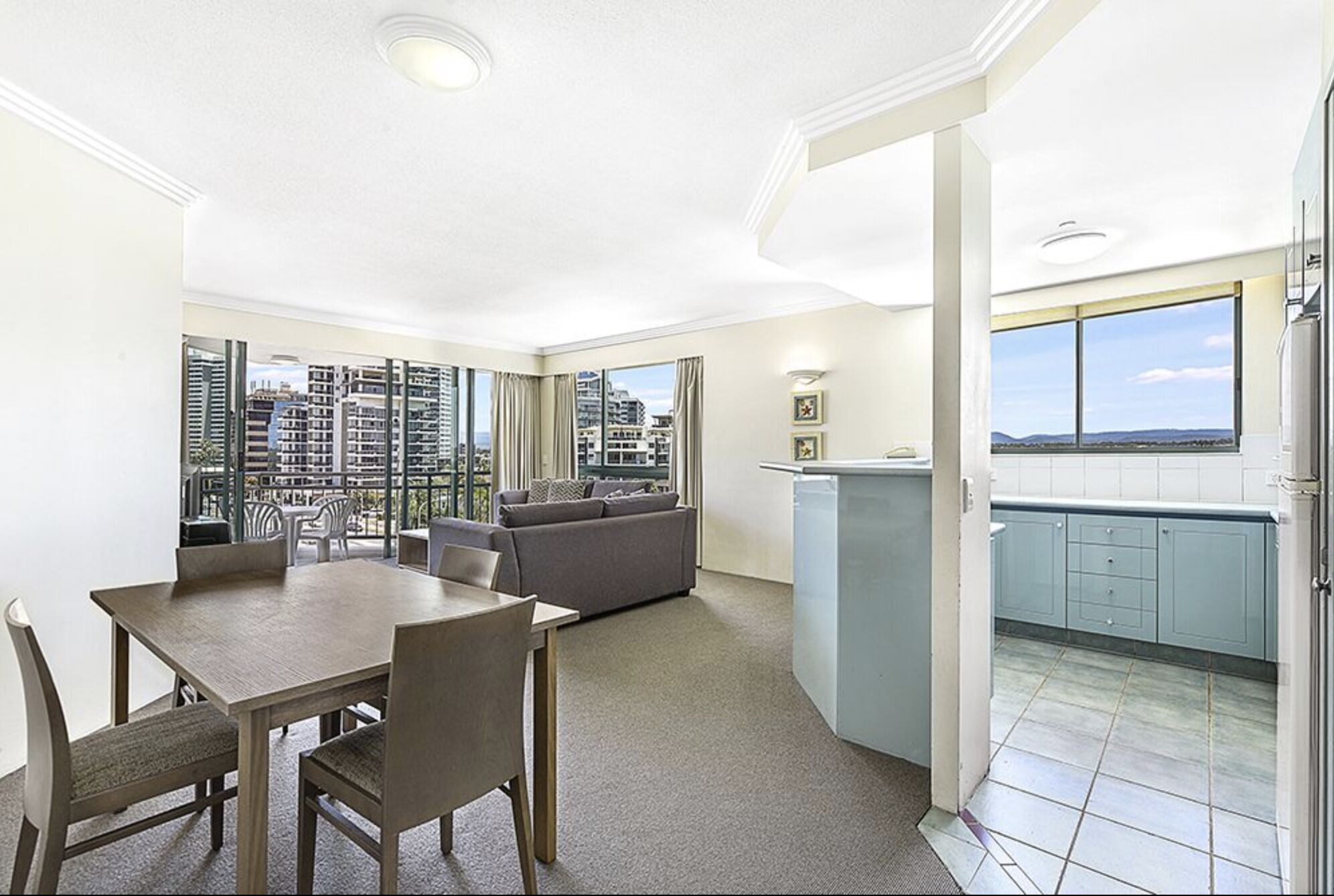 A Spacious 2 Bedroom Crown Towers Resort Holiday Apartment in Surfers Parardise