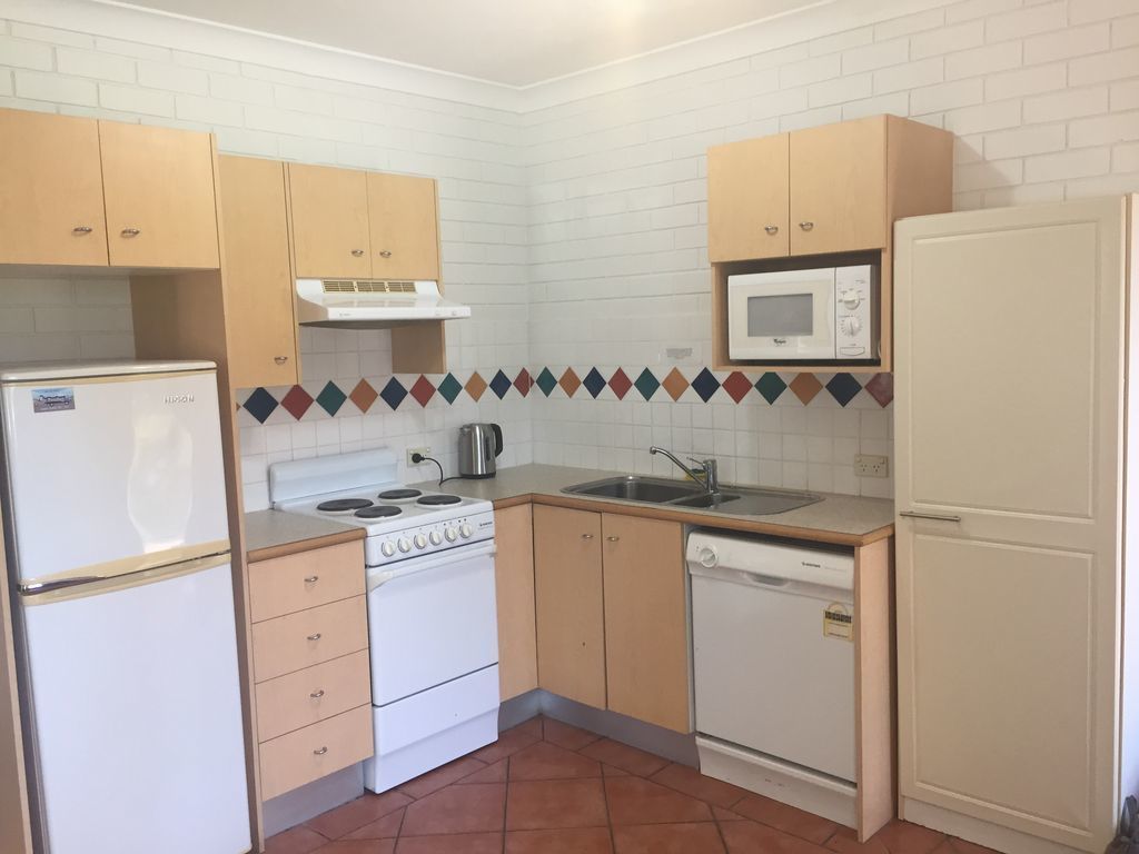 Private, self contained 1 bedroom + living – Resort unit with pool and spa