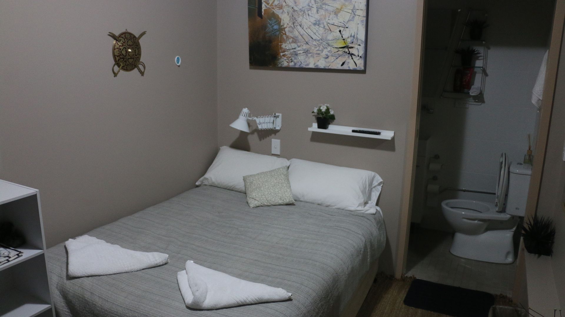 Westside Studio Apartments Room 5