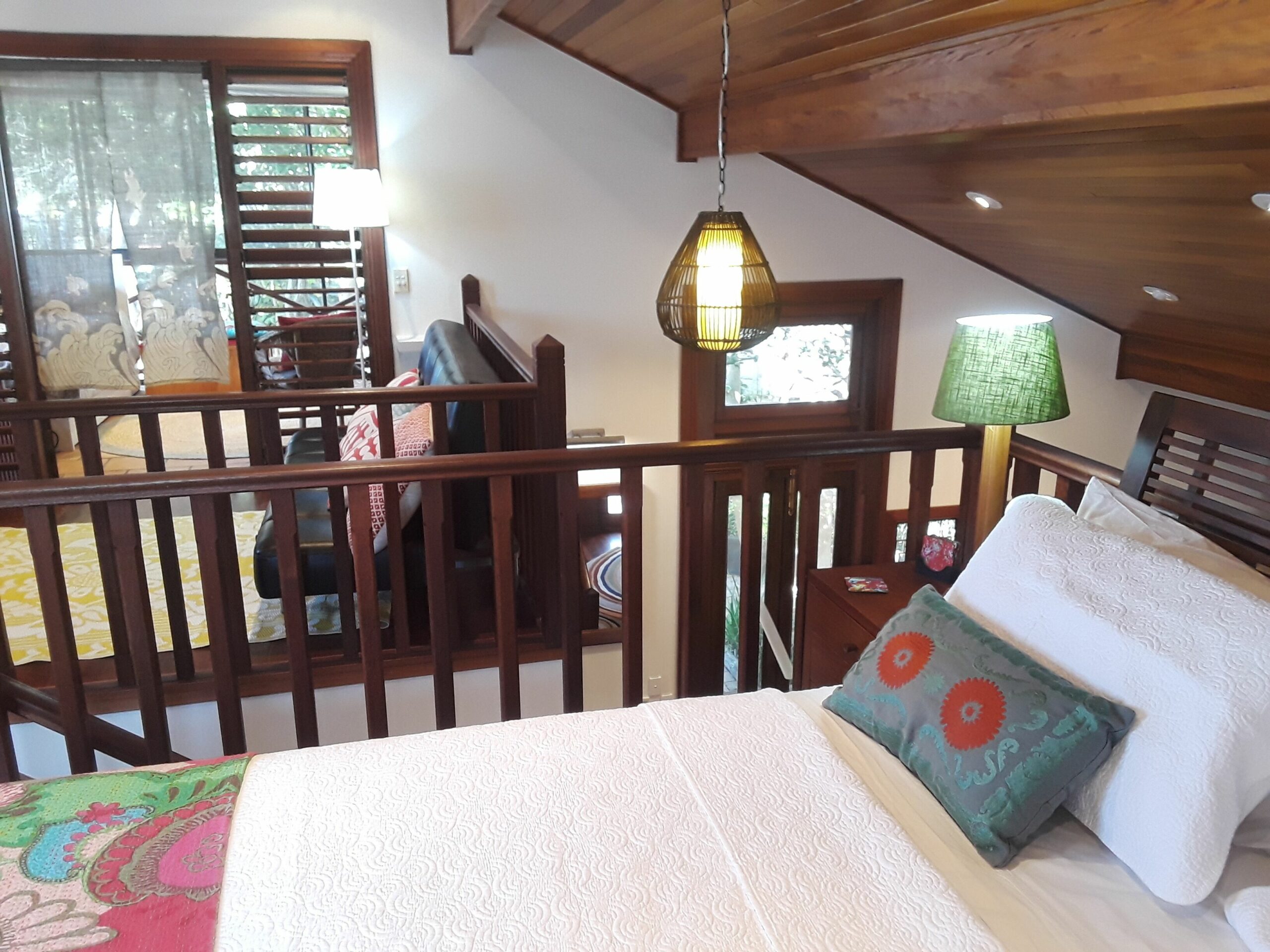 Elegantly-crafted, Beachside Lodge in Valla Beach! Off-peak specials!